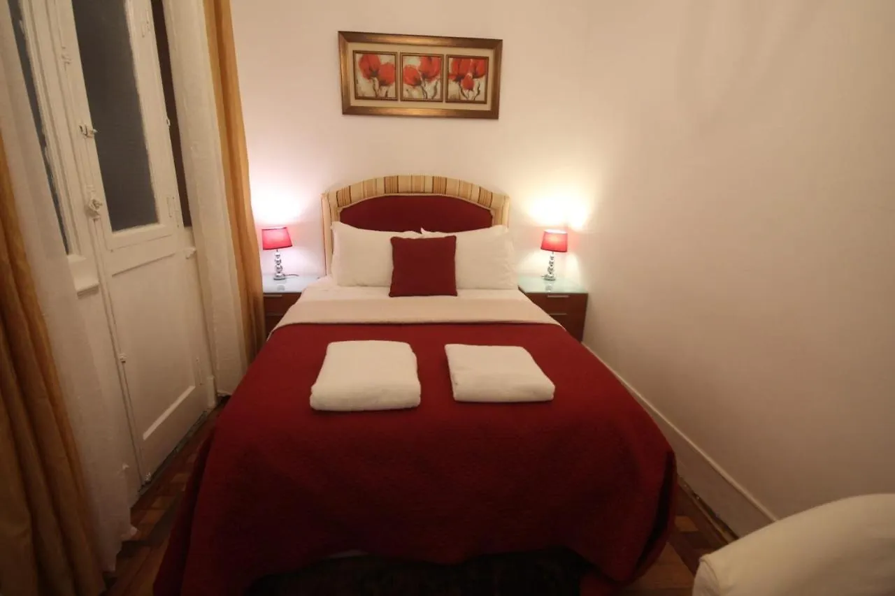 بيت ضيافة Bordeaux M1 R3 - Nice & Comfortable Double Room With Private Patio & Shared Bathroom Lisboa