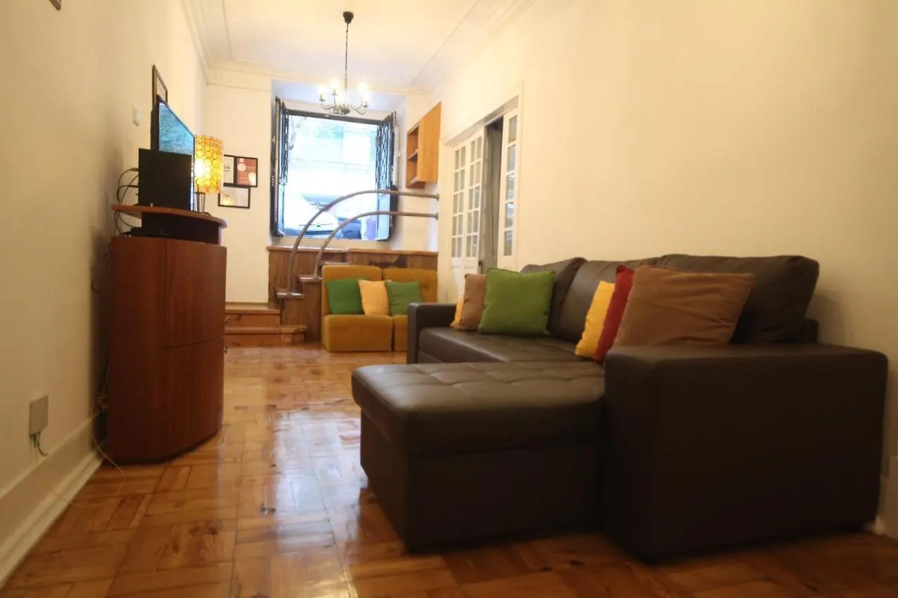 Bordeaux M1 R3 - Nice & Comfortable Double Room With Private Patio & Shared Bathroom Lisboa البرتغال