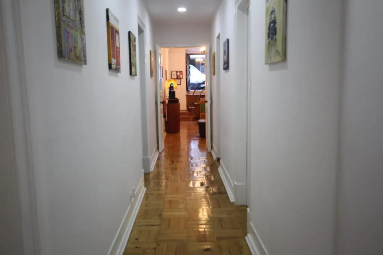 Bordeaux M1 R3 - Nice & Comfortable Double Room With Private Patio & Shared Bathroom Lisbon Guest house